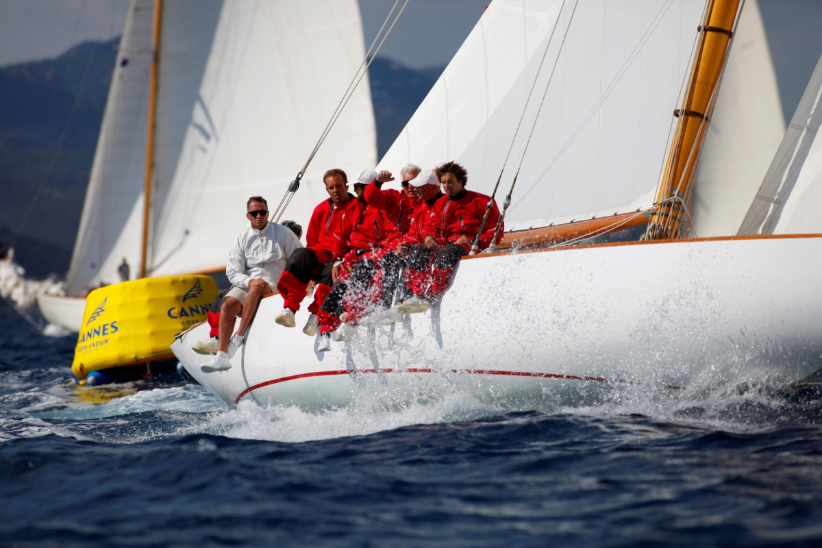 Scud mené par le quintuple médaillé olympique Torben Graël, à nouveau dominateur à Cannes. Didier Ravon/YCC