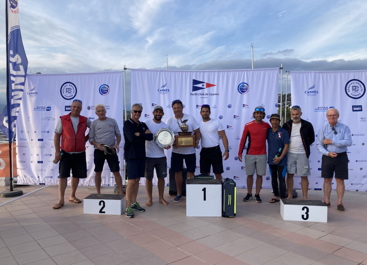 Le podium des Dragon lors de la remise des prix au Yacht Club de Cannes. Didier Ravon/YCC